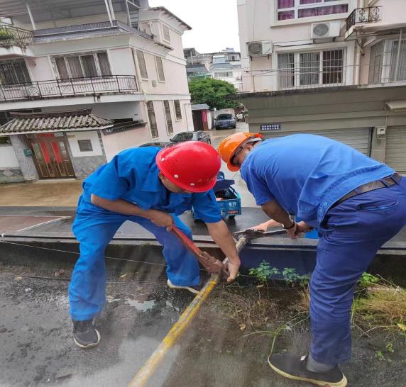 “三落兩?！惫泊偃?xì)夤艿栏脑熘脫Q工作安全平穩(wěn)有序