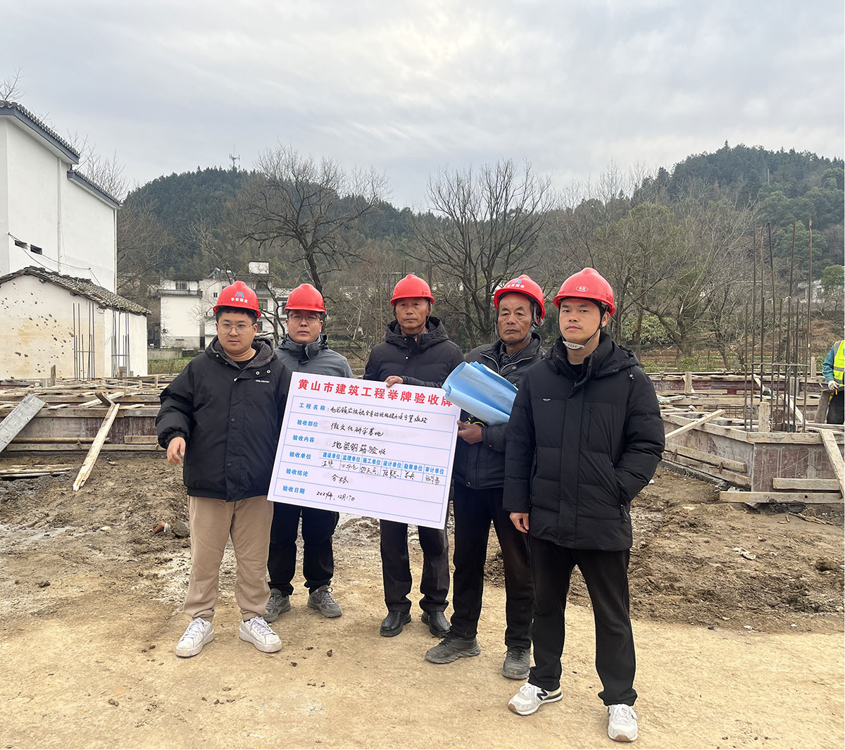 黨建引領進工地，支部聯(lián)動促發(fā)展