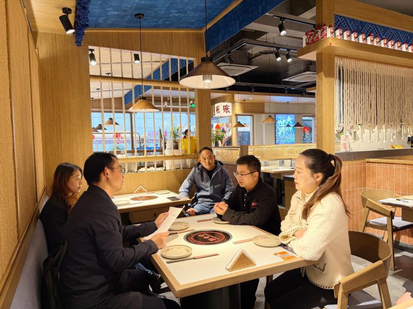 誠信賦能強根基 協(xié)同提質譜新篇 區(qū)政府領導走訪首批“真不二價”誠信經(jīng)營單位