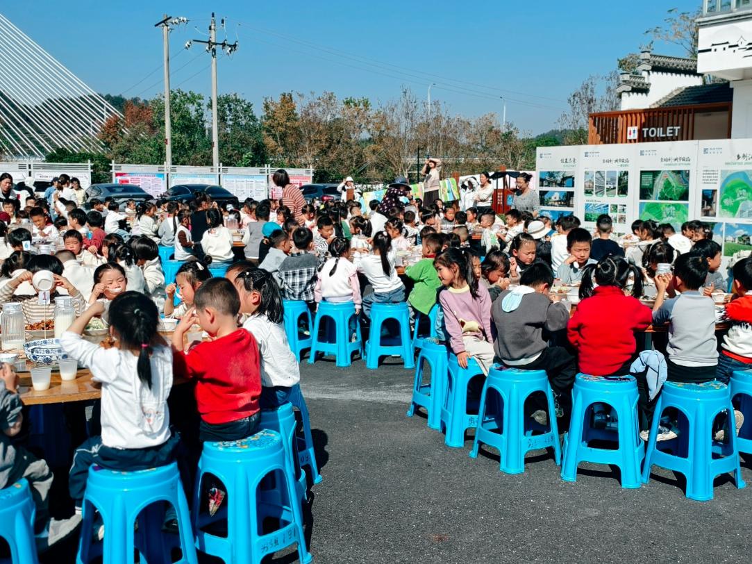 以“童”為橋促振興     農(nóng)耕體驗(yàn)樂(lè)翻天